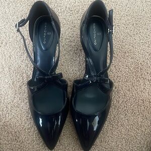 NWOT Bandolino heels